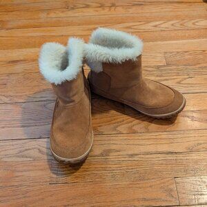 Sorel Tan Out N About Booties 8.5 Womens Pull On Suede Outer Faux Fur Lining